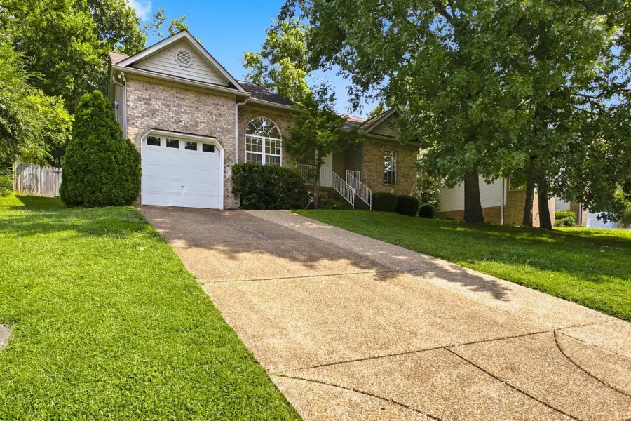 772 Dover Glen Dr, Antioch, TN 37013 - #2