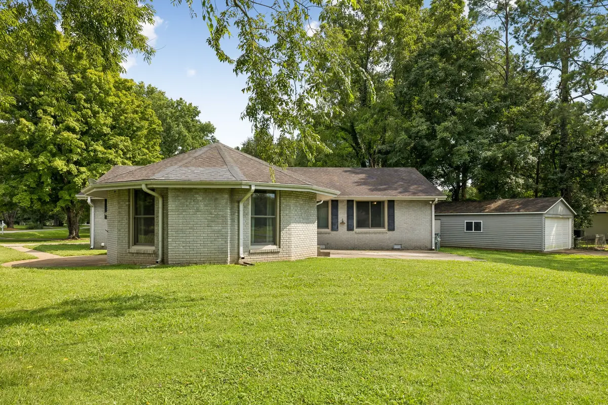 100 Lakewood Cir, Smyrna, TN 37167 - #1