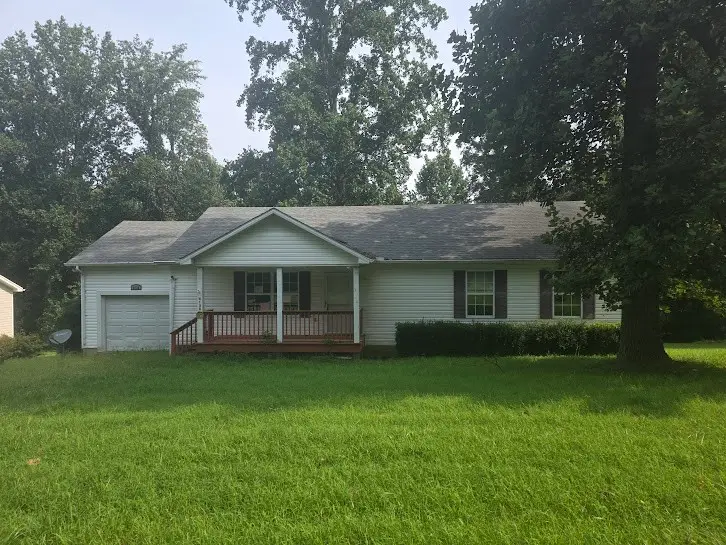 4138 Mitchell Weaver Rd, Scottsville, KY 42164 - #1