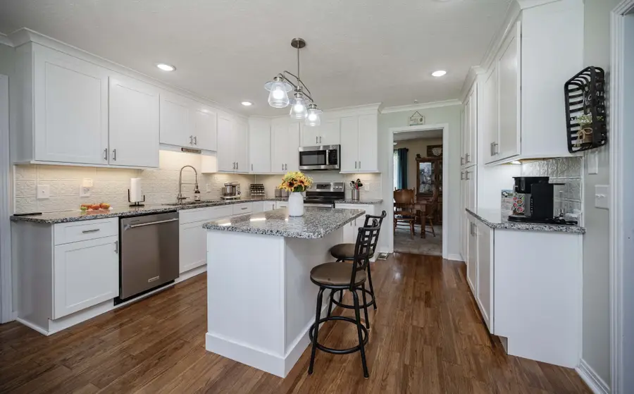 616 Maple Ln, Smithville, TN 37166 - #2