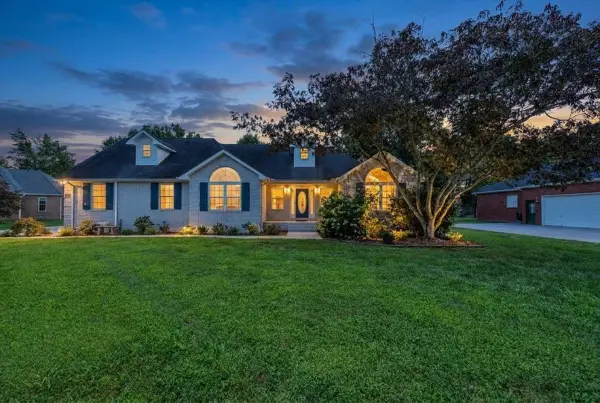 378 Crimson Dr, Winchester, TN 37398