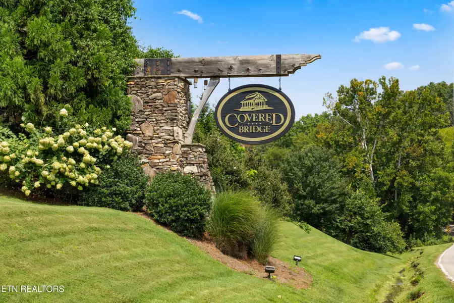 2124 Viewcrest Lane, Knoxville, TN 37932 - #2
