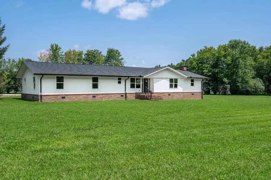 1270 Gnat Hill Rd, Manchester, TN 37355 - #2