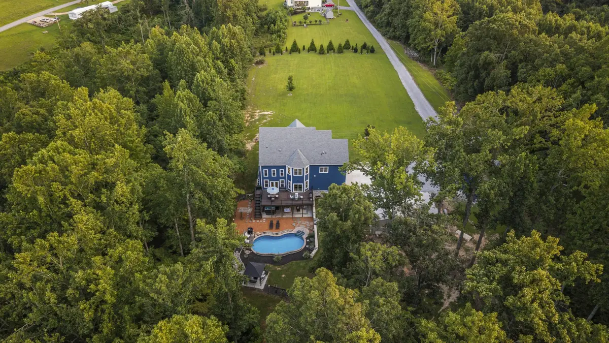 1174 Old Mount Vernon Rd, Bethpage, TN 37022 - #1
