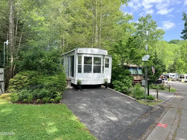4229 E Parkway #34, Gatlinburg, TN 37738