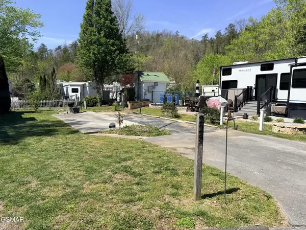 4229 E Parkway #225, Gatlinburg, TN 37738