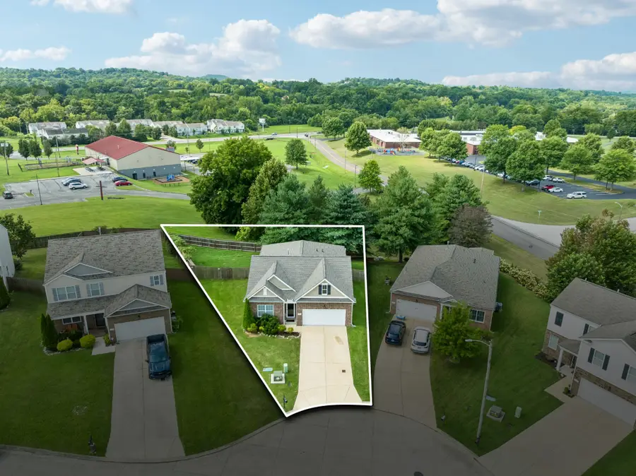 656 Prominence Rd, Columbia, TN 38401 - #3