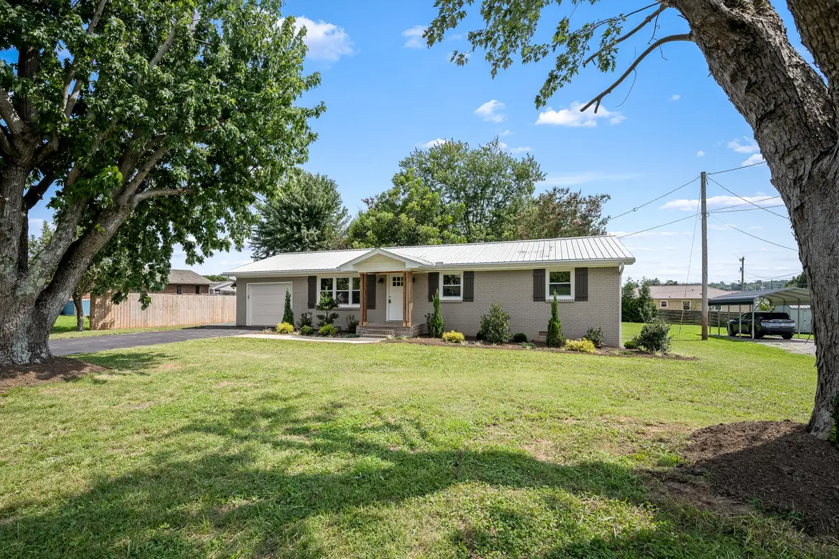 409 Lagoon Dr, McMinnville, TN 37110 - #1