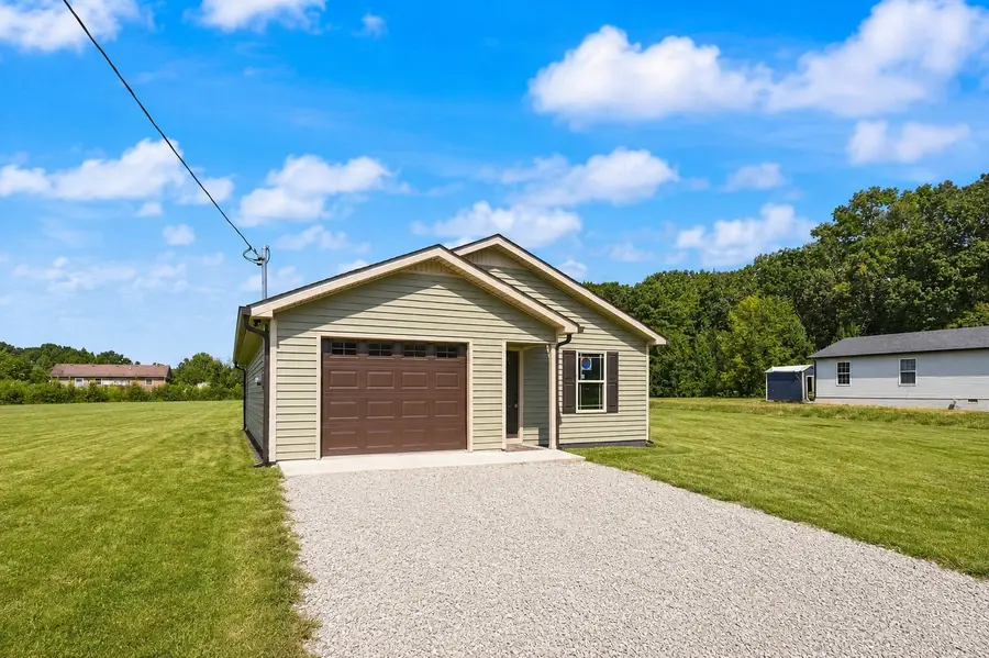 105 N B St, Hillsboro, TN 37342 - #2