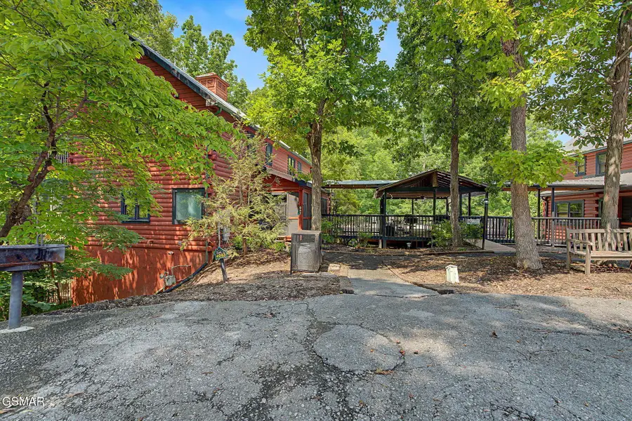852 Bear Run Way, Sevierville, TN 37862 - #2