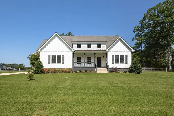1624 Porter Rd, Burns, TN 37029