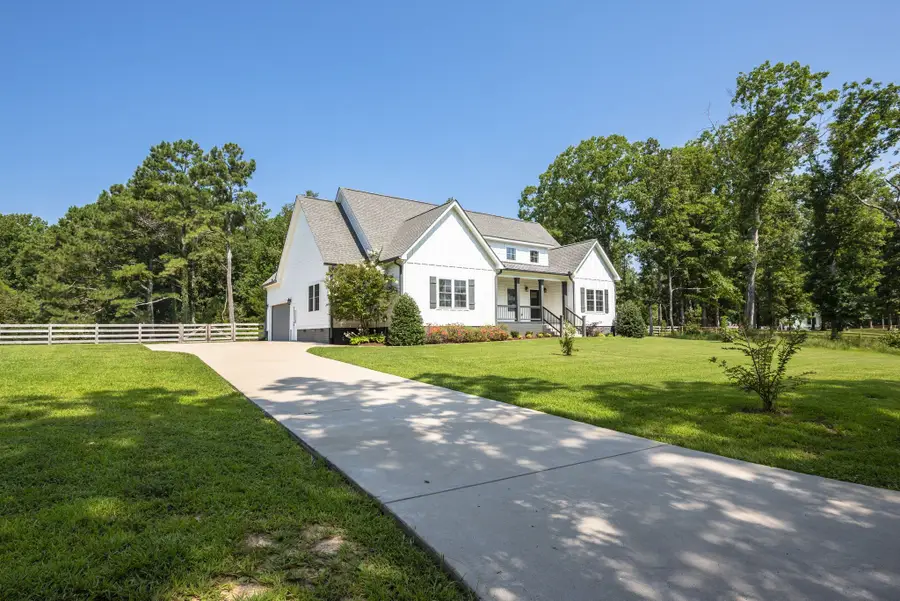 1624 Porter Rd, Burns, TN 37029 - #2