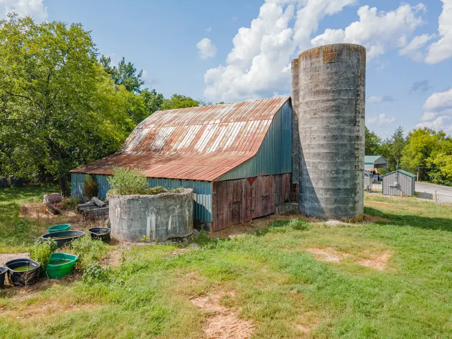 11141 Columbia Hwy, Lynnville, TN 38472 - #2