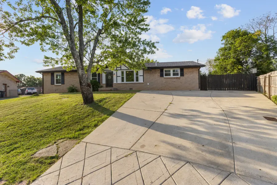 105 Donna Ct, Hendersonville, TN 37075 - #2