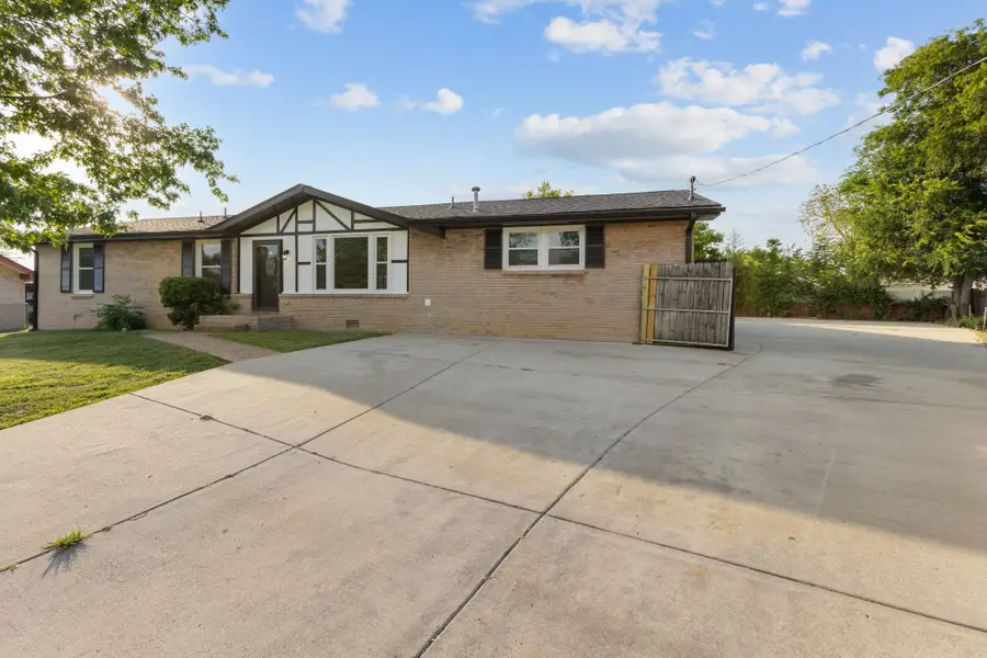 105 Donna Ct, Hendersonville, TN 37075 - #3