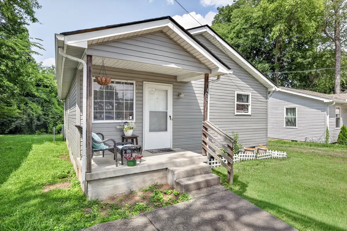 425 E Castle St, Murfreesboro, TN 37130 - #1
