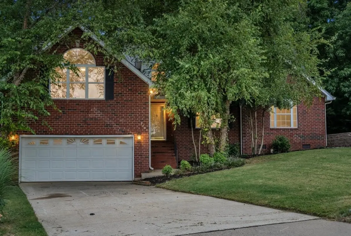 3701 Henricks Hill Dr, Smyrna, TN 37167 - #1
