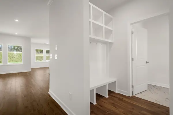 1924 Hildebrand Lane, Columbia, TN 38401