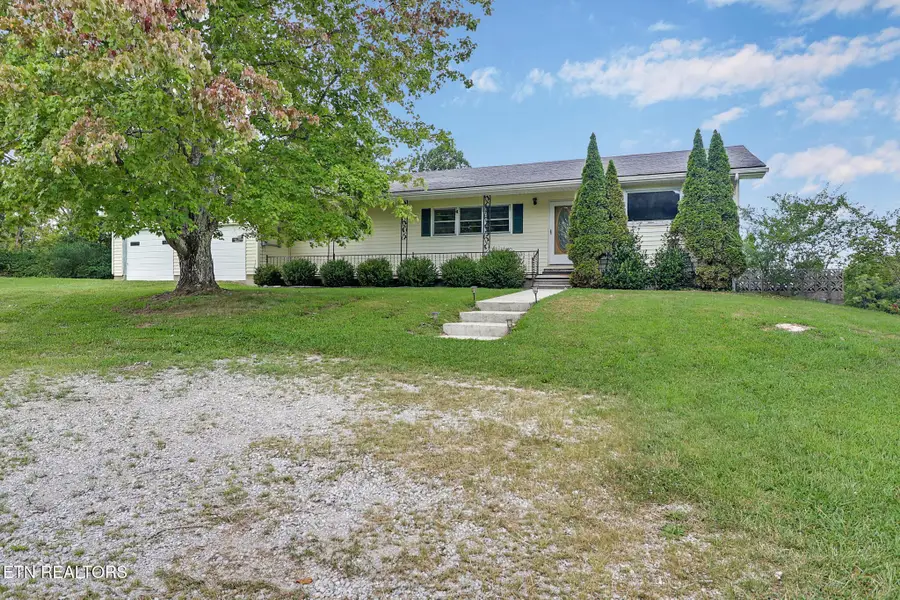 4357 Round Mountain Rd, Jamestown, TN 38556 - #2