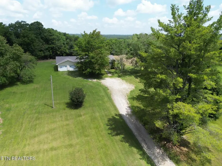 4357 Round Mountain Rd, Jamestown, TN 38556 - #3