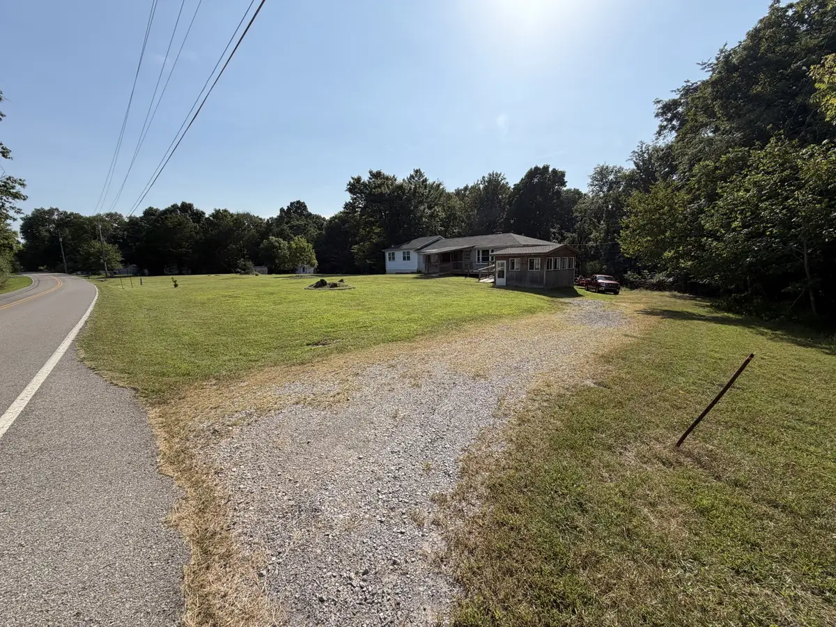 3662 Lake Rd, Woodlawn, TN 37191 - #1