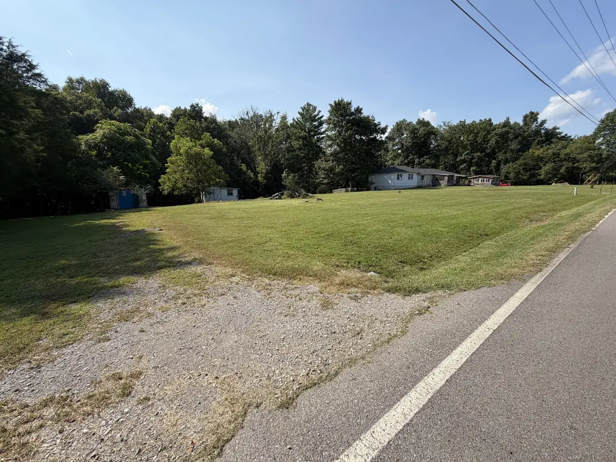 3670 Lake Rd, Woodlawn, TN 37191 - #1
