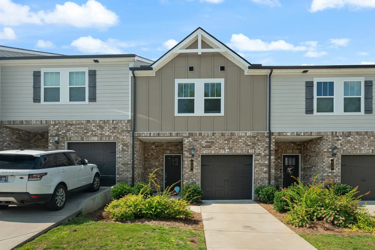 858 Longleaf Ln, Columbia, TN 38401 - #1