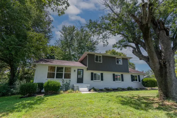 2711 E Copeland Ct, Clarksville, TN 37042