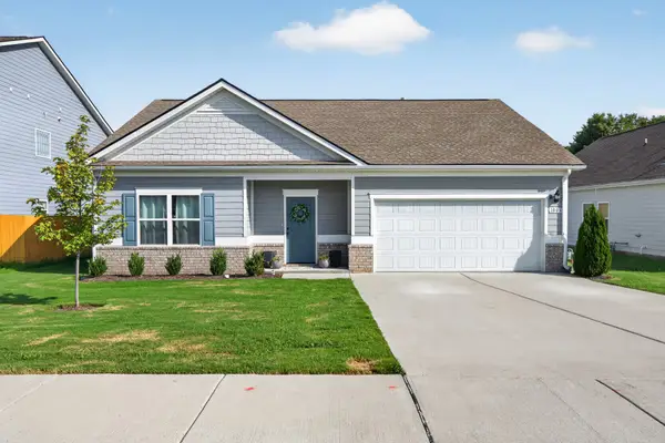 1003 Village Ct, Burns, TN 37029