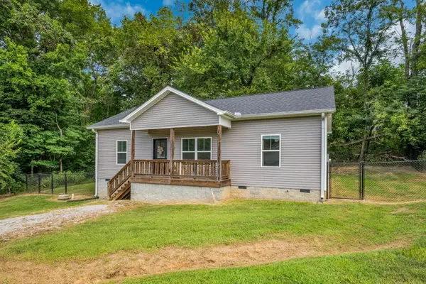 112 Holland Dr, Burns, TN 37029