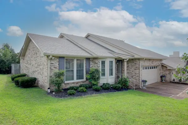 1818 Memorial Dr #25, Clarksville, TN 37043