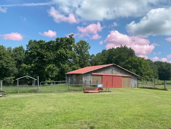 326 Sherman Rd, Charlotte, TN 37036