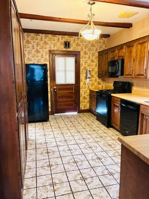 129 N Forrest Ave, Camden, TN 38320 - #3