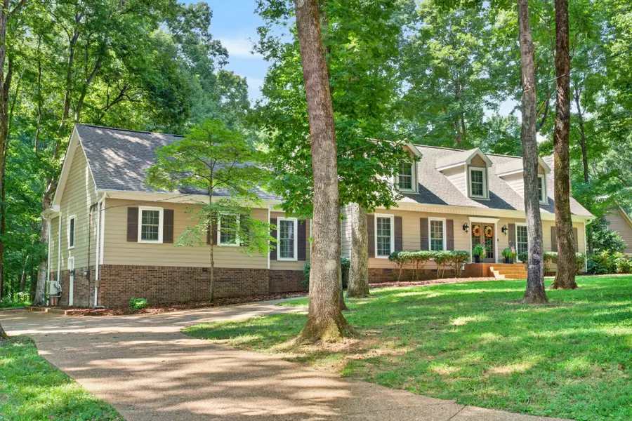 208 Hidden Lake Rd, Hendersonville, TN 37075 - #2