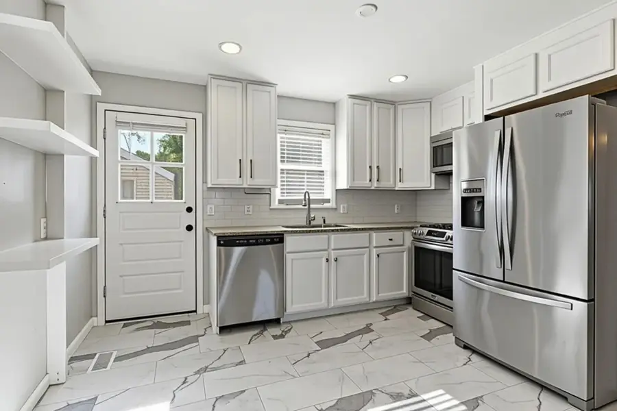 621 N 9th St, Nashville, TN 37206 - #3