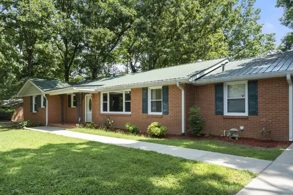 306 Cedarview Dr, Dickson, TN 37055