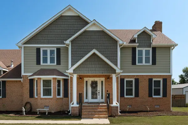 810 Twelve Oaks Rd, Tullahoma, TN 37388