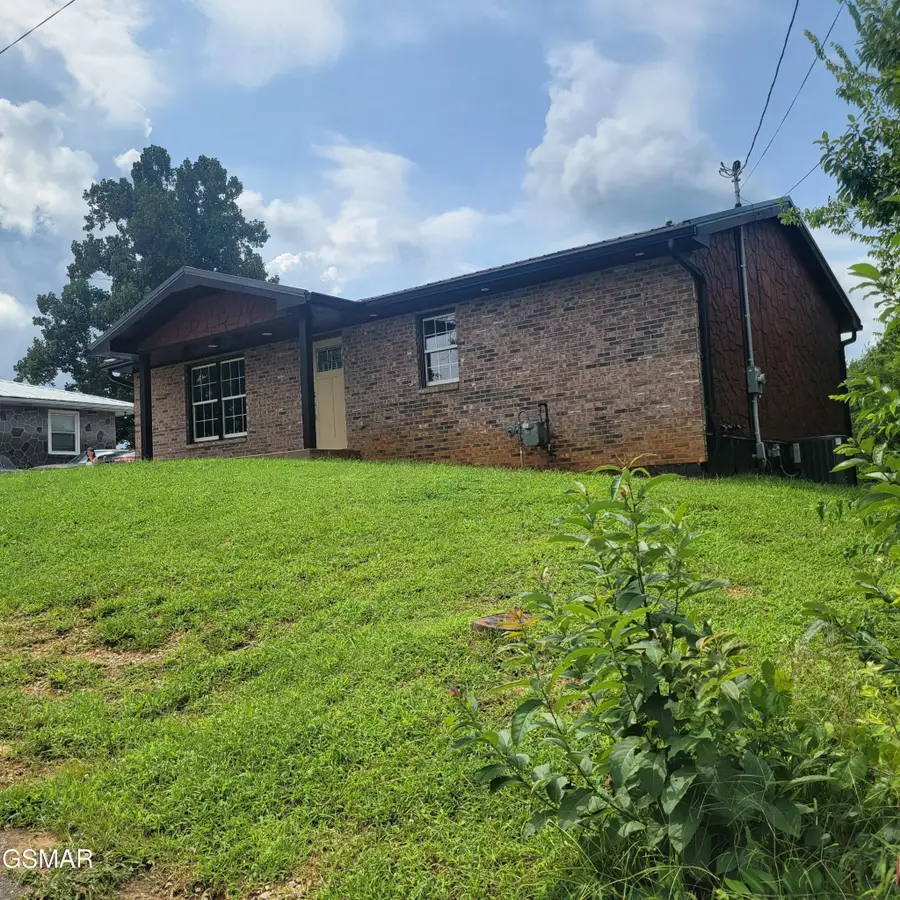 709 8th Street, Newport, TN 37821 - #3