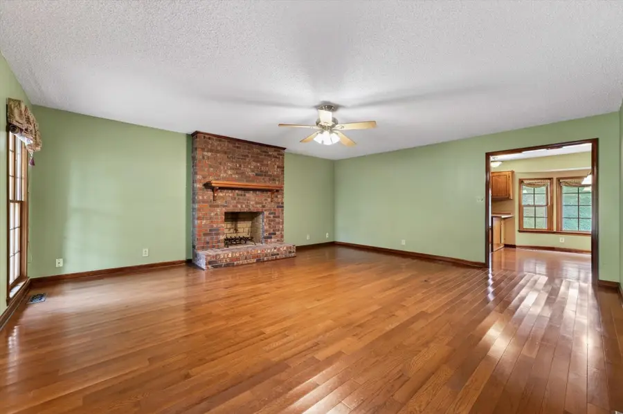 135 Lynx Dr, Clarksville, TN 37042 - #2