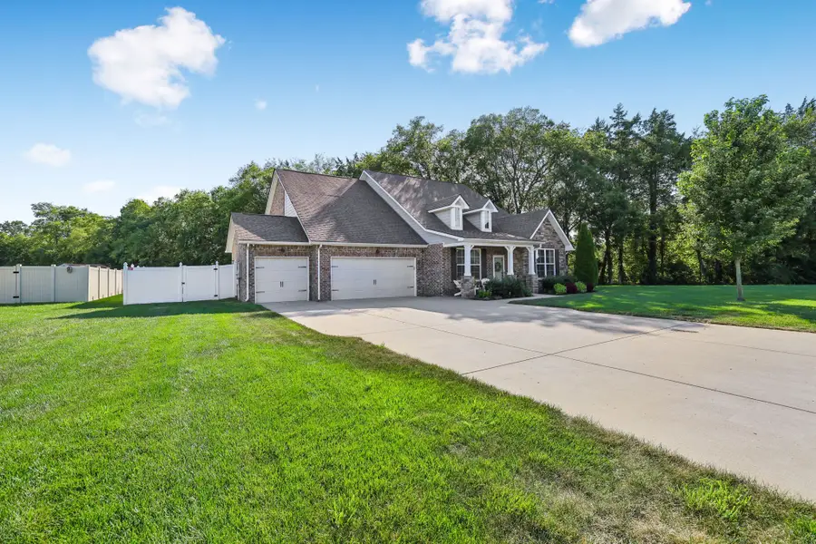 2604 Parkwood Dr, Murfreesboro, TN 37128 - #2