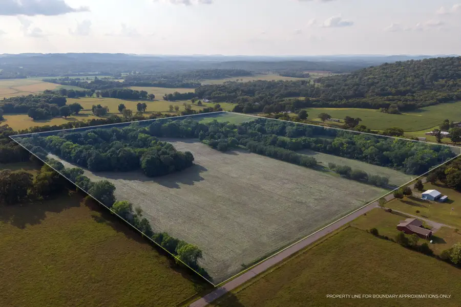 975 Haunt Hollow Rd, Unionville, TN 37180 - #2