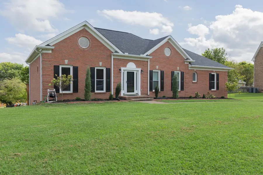 654 Potomac Dr, Clarksville, TN 37043 - #2