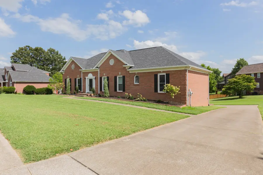 654 Potomac Dr, Clarksville, TN 37043 - #3
