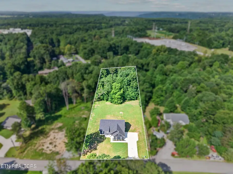 371 W Meadow Creek Rd, Monterey, TN 38574 - #2