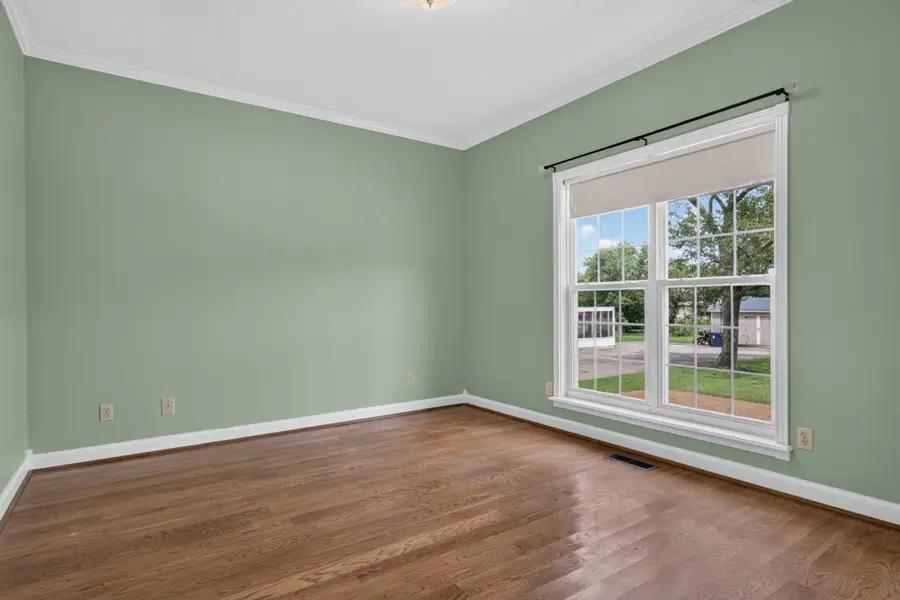712 S College St, Smithville, TN 37166 - #2