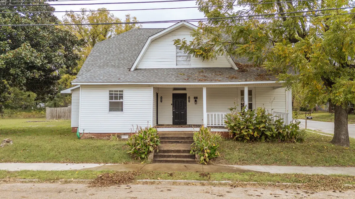 201 Fairgrounds St N, Jackson, TN 38301 - #1