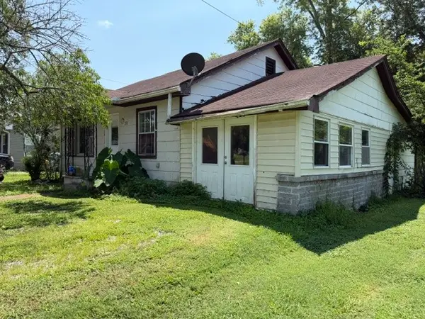 311 Poplar St N, Cowan, TN 37318