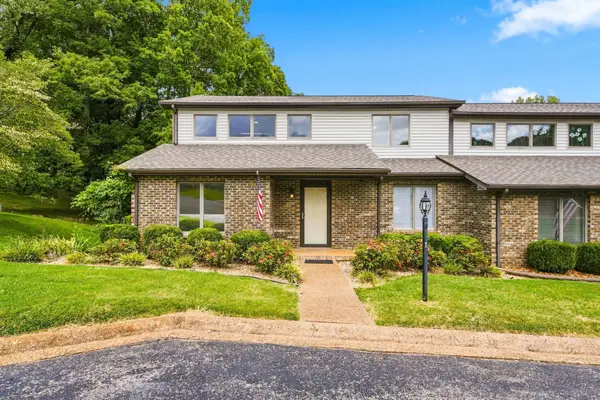 427 Country Club Ct, Clarksville, TN 37043