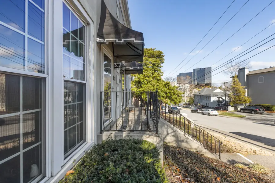112 Saint Charles Pl, Nashville, TN 37212 - #3