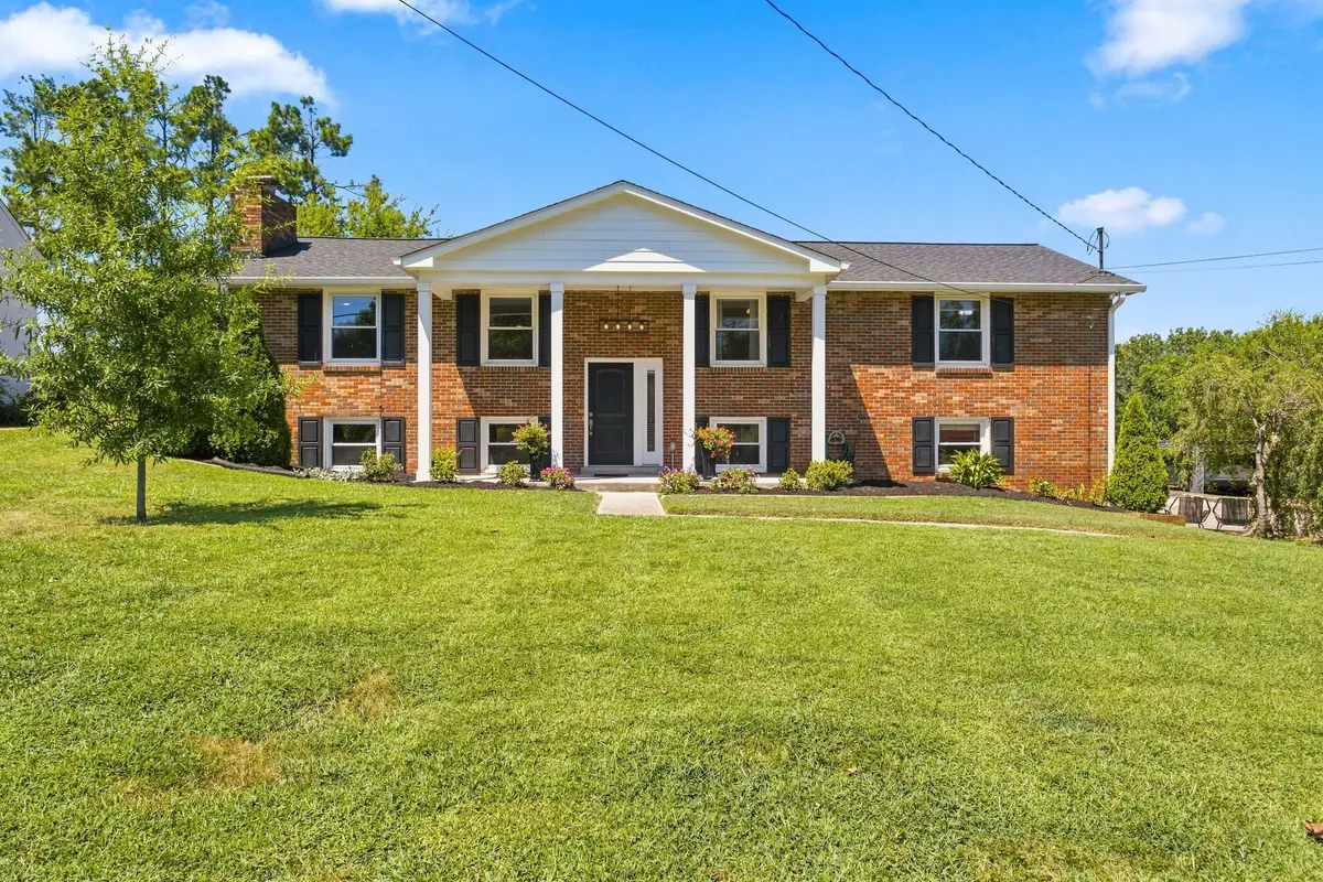 6314 Saint Henry Dr, Nashville, TN 37205 - #1